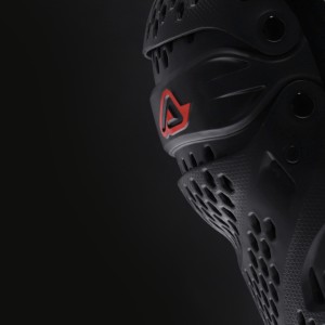 Rodilleras ACERBIS Impact Pro Black - Ropamotorista.com - Distribuidor Oficial Acerbis en España y Portugal